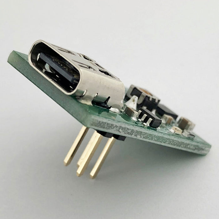 写真：ブレッドボード用USB Type-C電源ボード（SBM-008）：コネクタ部分