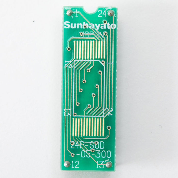 写真：変換アダプター（0.5mmピッチ／24ピン）（24P-SOD-05-300）：正面