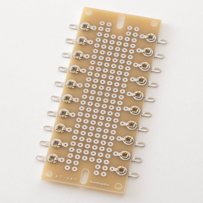 写真：※販売終了※ラグ端子付きユニバーサル基板（ガラスコンポジット片面／45.72×119.38×1.6t）（AT-48C）：本体外観