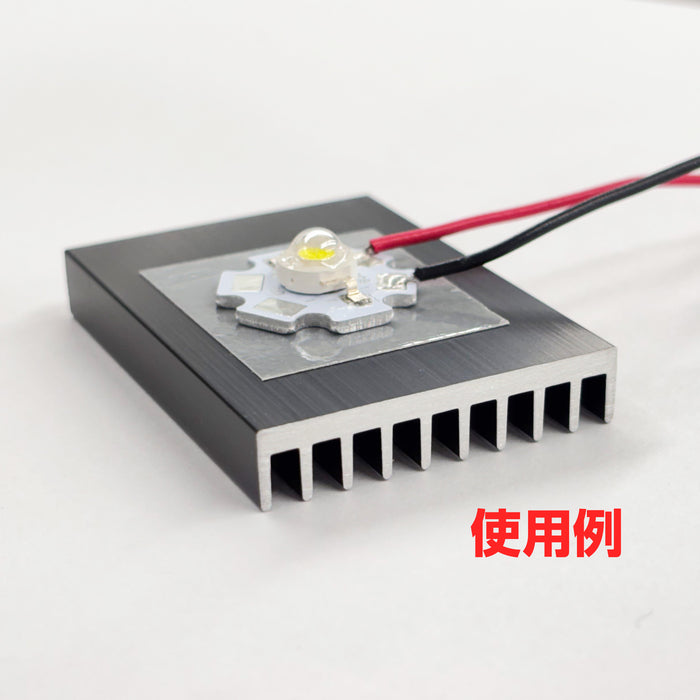 写真：高熱伝導性粘着シート（HF-STRA4-R）：使用例