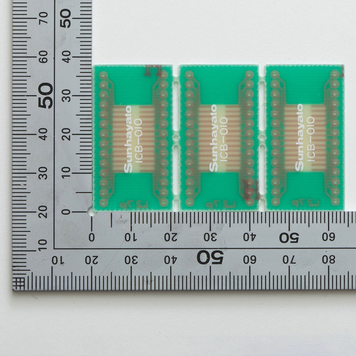 写真：※在庫限り※SOP IC変換基板（1.27mmピッチ／Max.28ピン）（ICB-010）：部品面