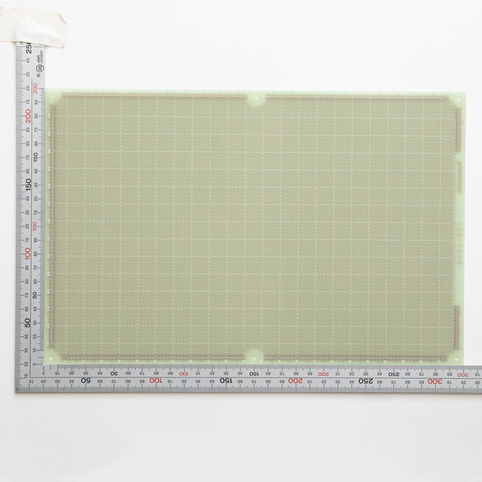 写真：ユニバーサル基板（ガラスエポキシ片面／200×300×1.6t）（ICB-100G）：部品面