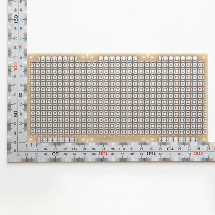写真：ユニバーサル基板（ガラスコンポジット両面／95×190×1.6t）（ICB-502H）：部品面