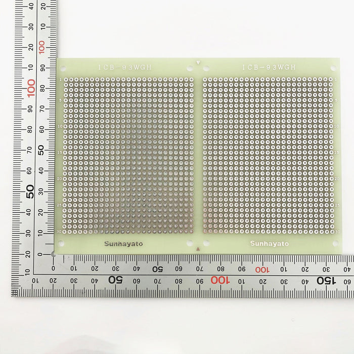写真：小型ユニバーサル基板（ガラスエポキシ両面／95×138×1.6t）（ICB-93WGH）：はんだ面