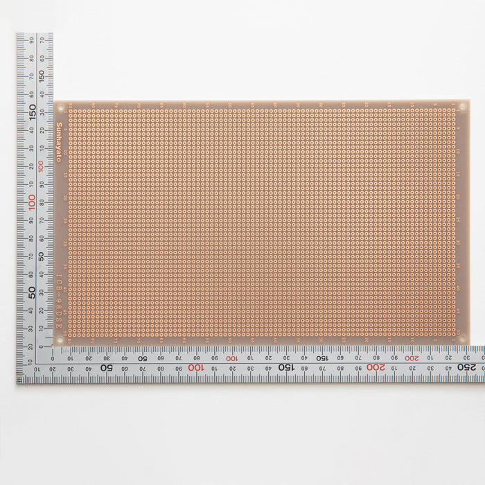 写真：ユニバーサル基板（ガラスコンポジット両面／137×232×1.6t）（ICB-98DSE）：はんだ面