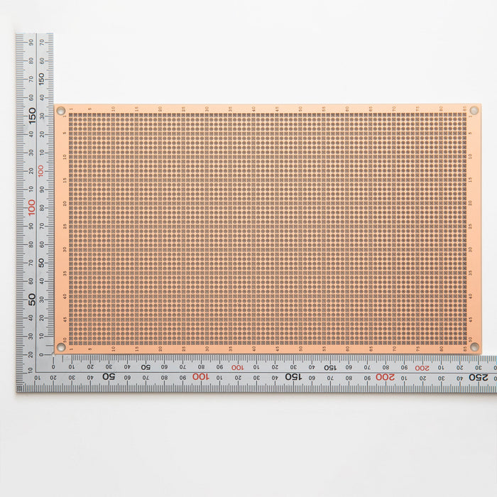 写真：ユニバーサル基板（ガラスコンポジット両面／137×232×1.6t）（ICB-98DSE）：部品面