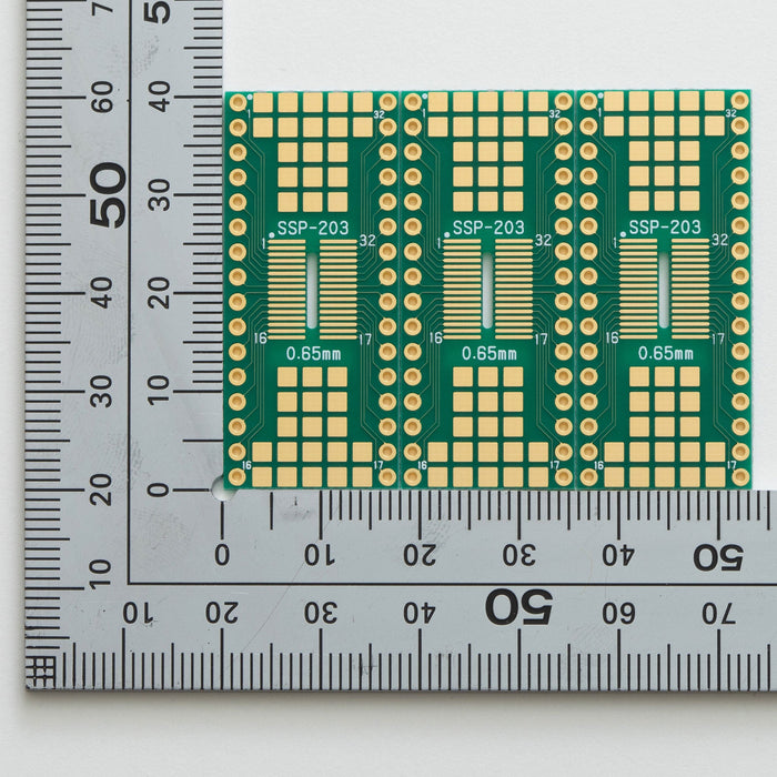 写真：SOP IC変換基板（0.5・0.65mmピッチ／Max.32ピン）（SSP-203）：裏面0.65mmピッチ