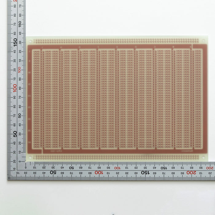 ユニバーサル基板（ガラスエポキシ片面／137×198×1.6t）（CPU-132）