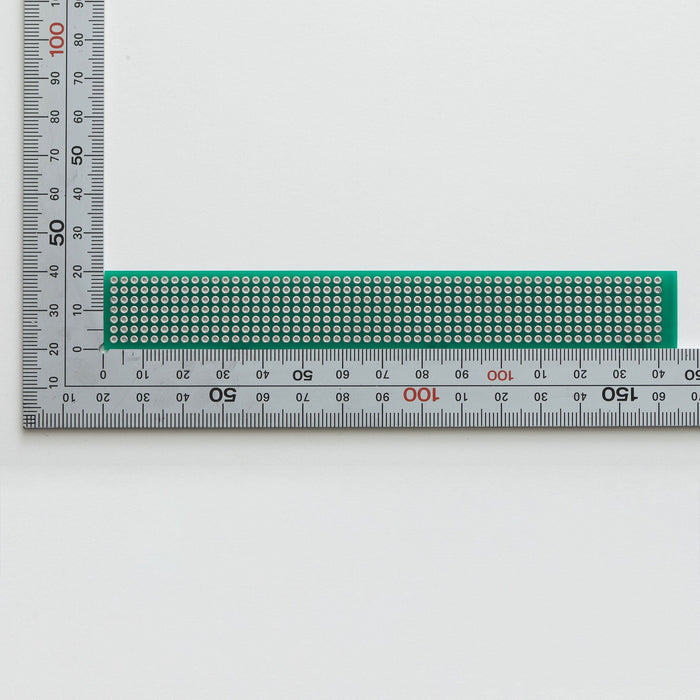 写真：DIP ICの幅変換基板（ガラスエポキシ両面／20.32×144.78×1.6t）（ICB-032）：部品面