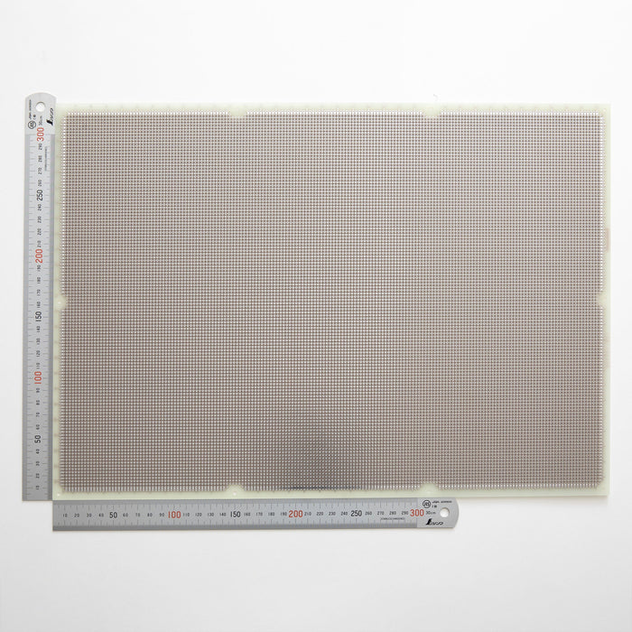 写真：ユニバーサル基板（ガラスエポキシ両面／325×460×1.6t）（ICB-1000GH）：部品面