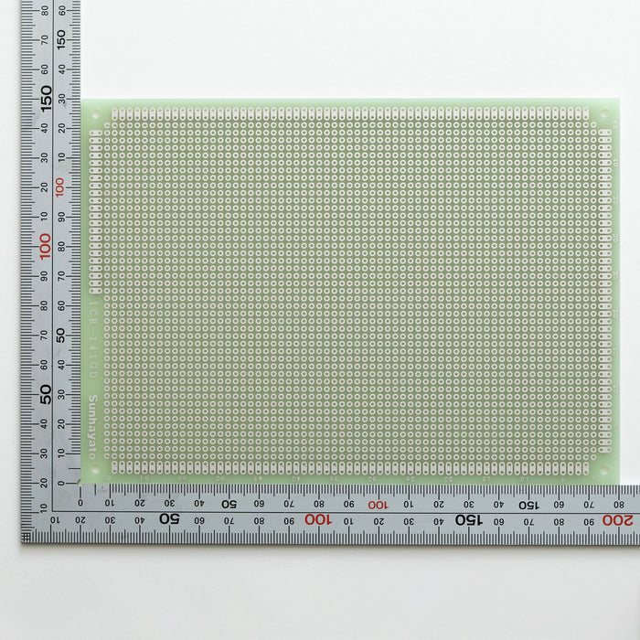 写真：ユニバーサル基板（ガラスエポキシ片面／130×180×1.6t）（ICB-141GD）：はんだ面