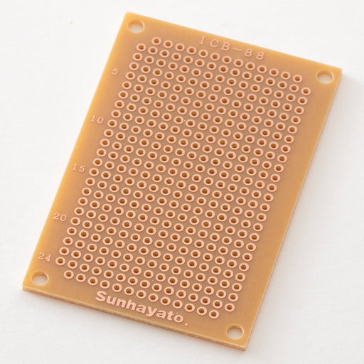 写真：小型ユニバーサル基板（紙フェノール片面／47×72×1.6t）（ICB-88）：本体外観