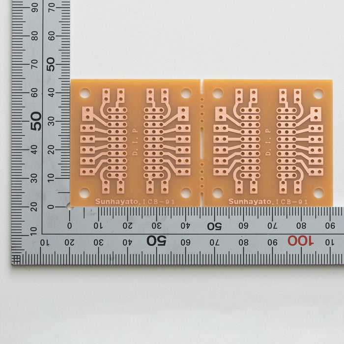 写真：小型ユニバーサル基板（紙フェノール片面／45×91×1.6t）（ICB-91）：はんだ面