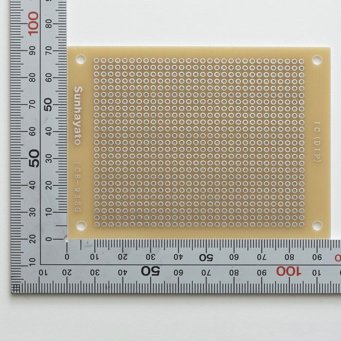 写真：小型ユニバーサル基板（ガラスコンポジット片面／72×95×1.2t）（ICB-93SG）：はんだ面