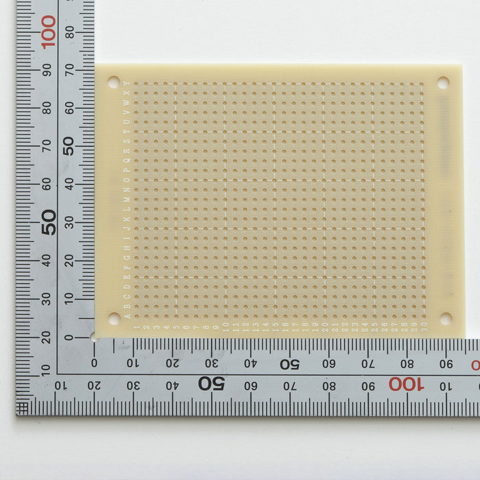 写真：小型ユニバーサル基板（鉛フリー基板片面／72×95×1.2t）（ICB-93SG-PbF）：部品面