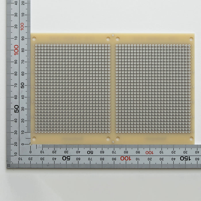 写真：小型ユニバーサル基板（鉛フリー基板両面／95×138×1.6t）（ICB-93WGH-PbF）：部品面