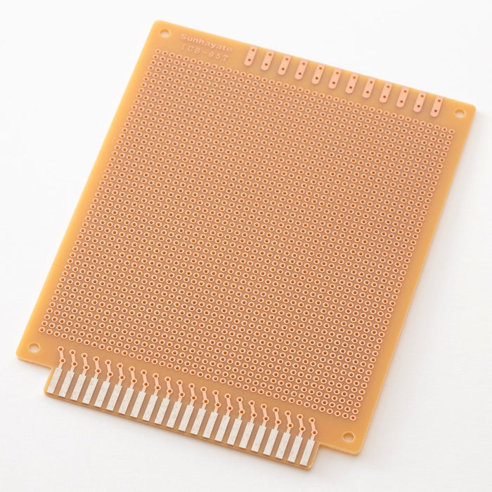 写真：端子付きユニバーサル基板（紙フェノール片面／115×155×1.6t）（ICB-95T）：本体外観