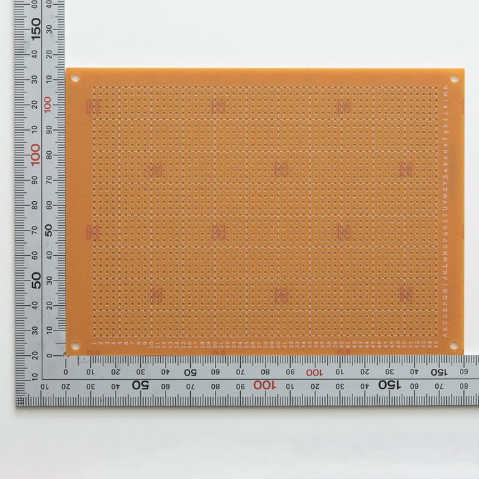 写真：ユニバーサル基板（紙フェノール片面／115×160×1.6t）（ICB-96）：部品面