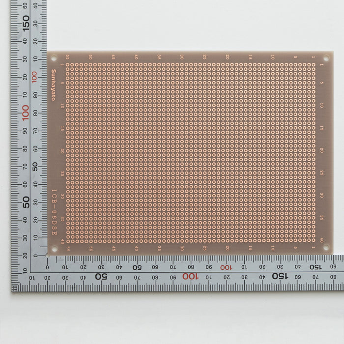 写真：ユニバーサル基板（ガラスコンポジット両面／115×160×1.6t）（ICB-96DSE）：はんだ面