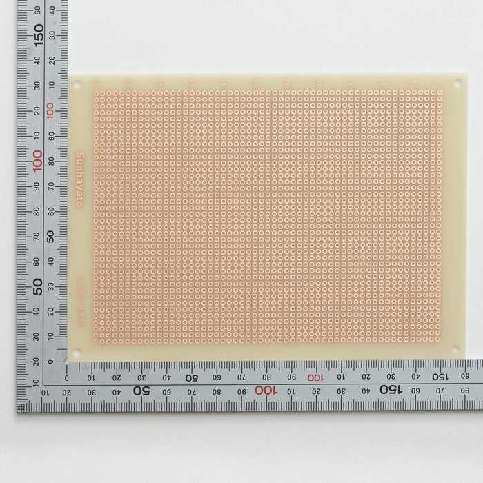 写真：ユニバーサル基板（ガラスコンポジット片面／115×160×1.2t）（ICB-96G）：部品面