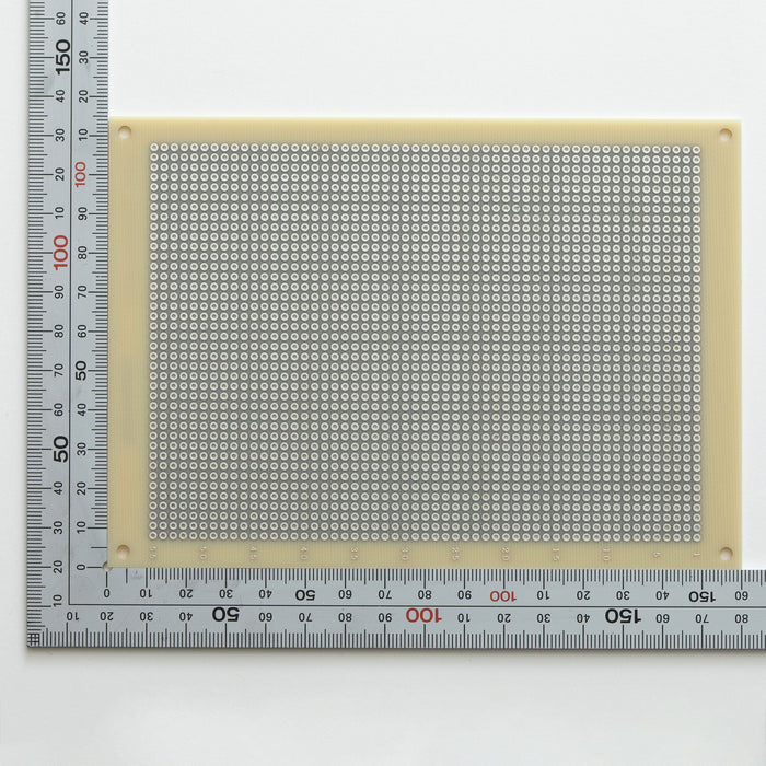 写真：ユニバーサル基板（鉛フリー基板両面／115×160×1.6t）（ICB-96GHD-PbF）：部品面