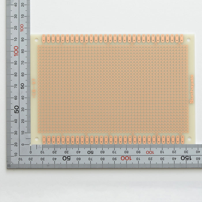 写真：ユニバーサル基板（ガラスコンポジット片面／95×138×1.2t）（ICB-97）：はんだ面