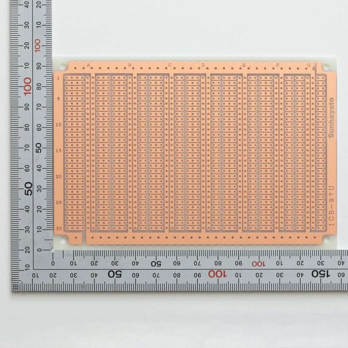 写真：ユニバーサル基板（ガラスコンポジット片面／95×138×1.2t）（ICB-97U）：はんだ面