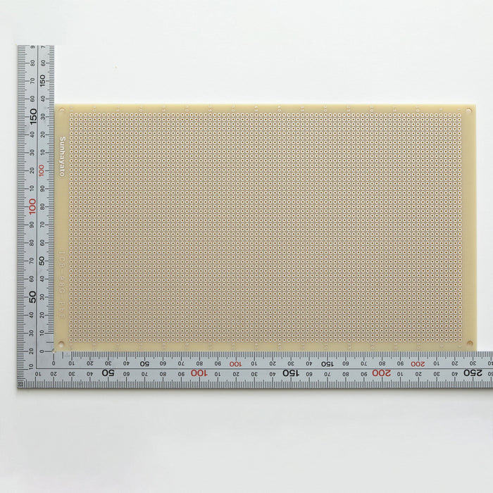 写真：ユニバーサル基板（鉛フリー基板片面／137×232×1.6t）（ICB-98G-PbF）：はんだ面