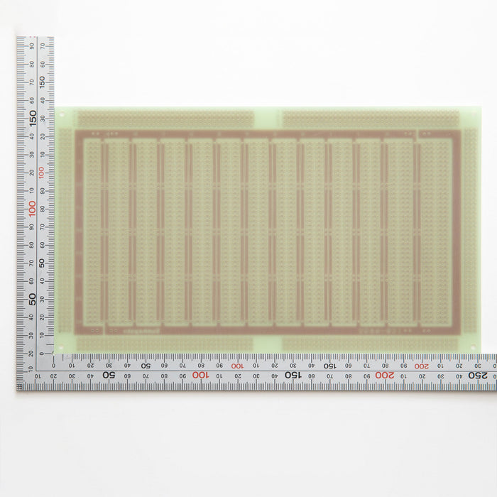 写真：ユニバーサル基板（ガラスエポキシ片面／137×232×1.6t）（ICB-98GU）：部品面