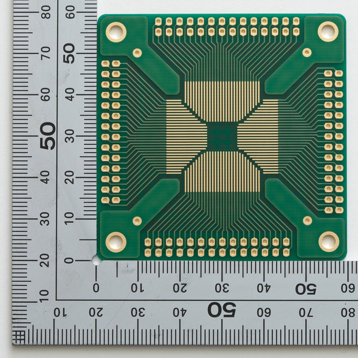写真：QFP IC変換基板（0.65mmピッチ／40～112ピン）（QFP-61）：部品面