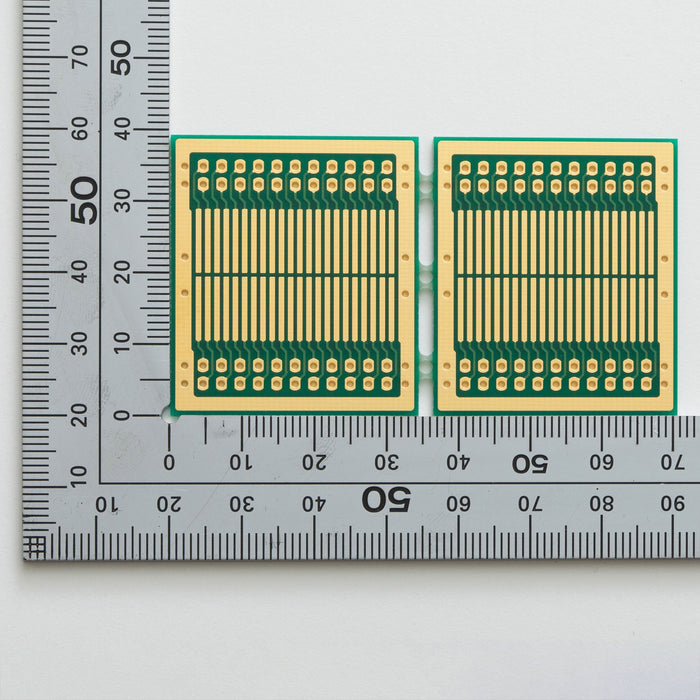 写真：SOP IC変換基板（1.27mmピッチ／Max.44ピン）（SSP-121）：部品面