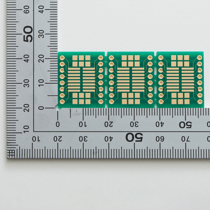 写真：SOP IC変換基板（1.27mmピッチ／Max.16ピン）（SSP-122）：部品面